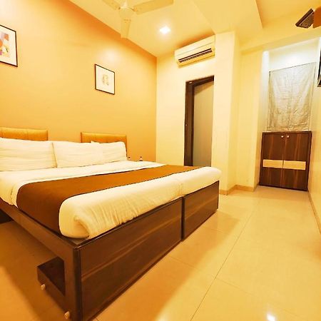 Hotel Amfahh - Andheri West Railway Station Bombaim Exterior foto