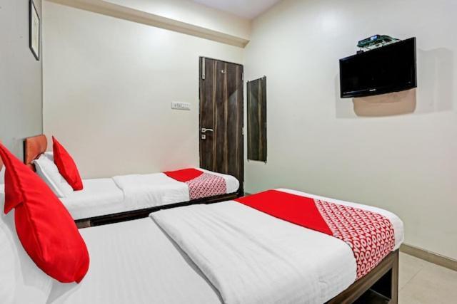 Hotel Amfahh - Andheri West Railway Station Bombaim Exterior foto