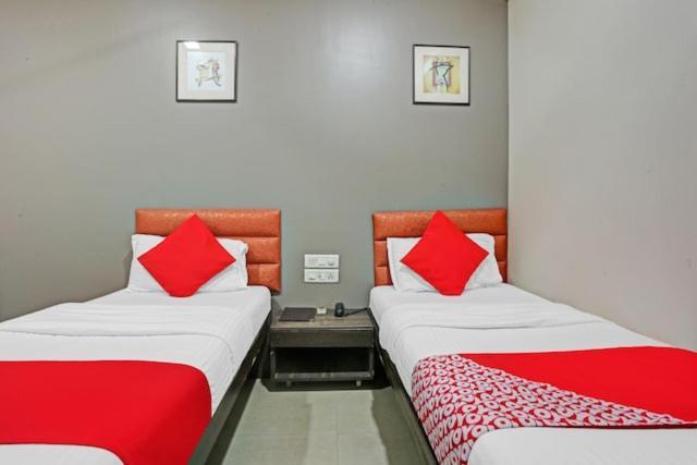 Hotel Amfahh - Andheri West Railway Station Bombaim Exterior foto