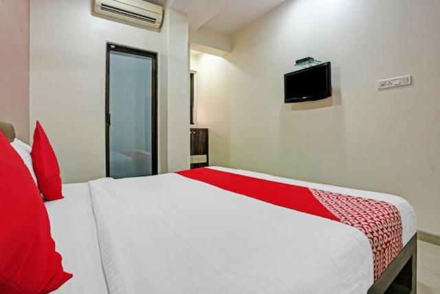 Hotel Amfahh - Andheri West Railway Station Bombaim Exterior foto