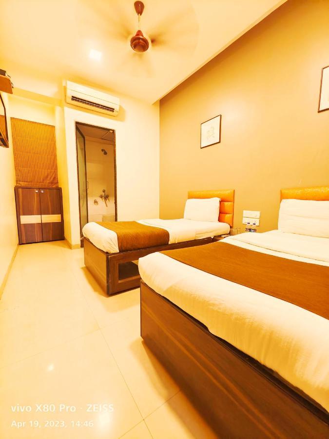 Hotel Amfahh - Andheri West Railway Station Bombaim Exterior foto