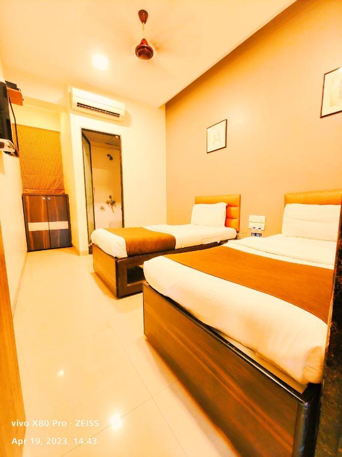 Hotel Amfahh - Andheri West Railway Station Bombaim Exterior foto
