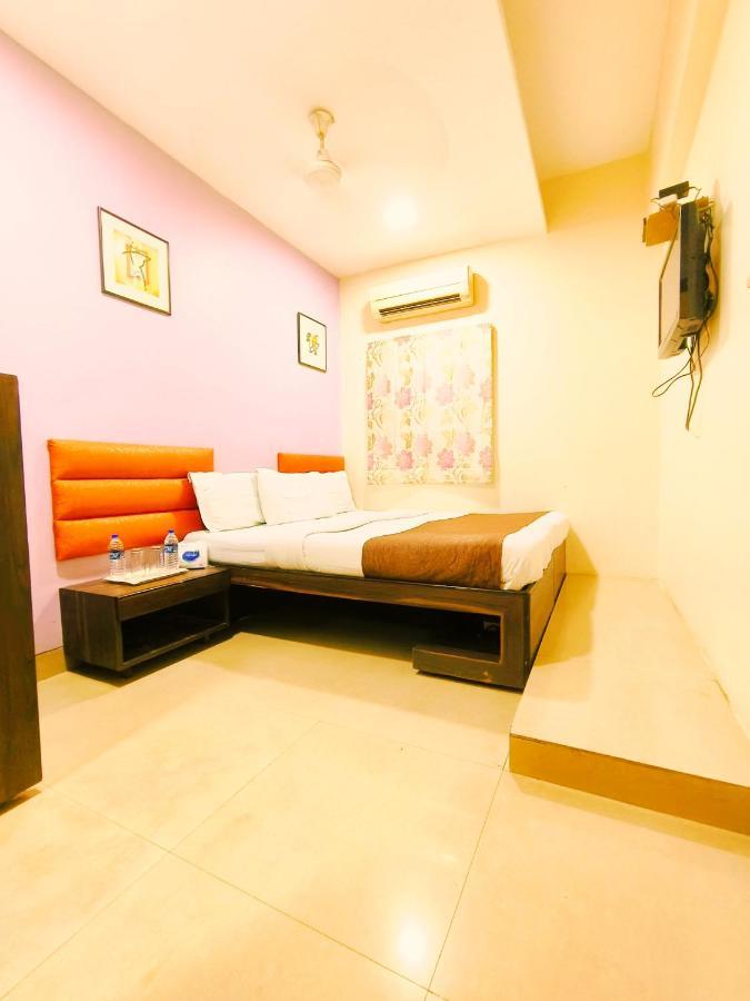 Hotel Amfahh - Andheri West Railway Station Bombaim Exterior foto